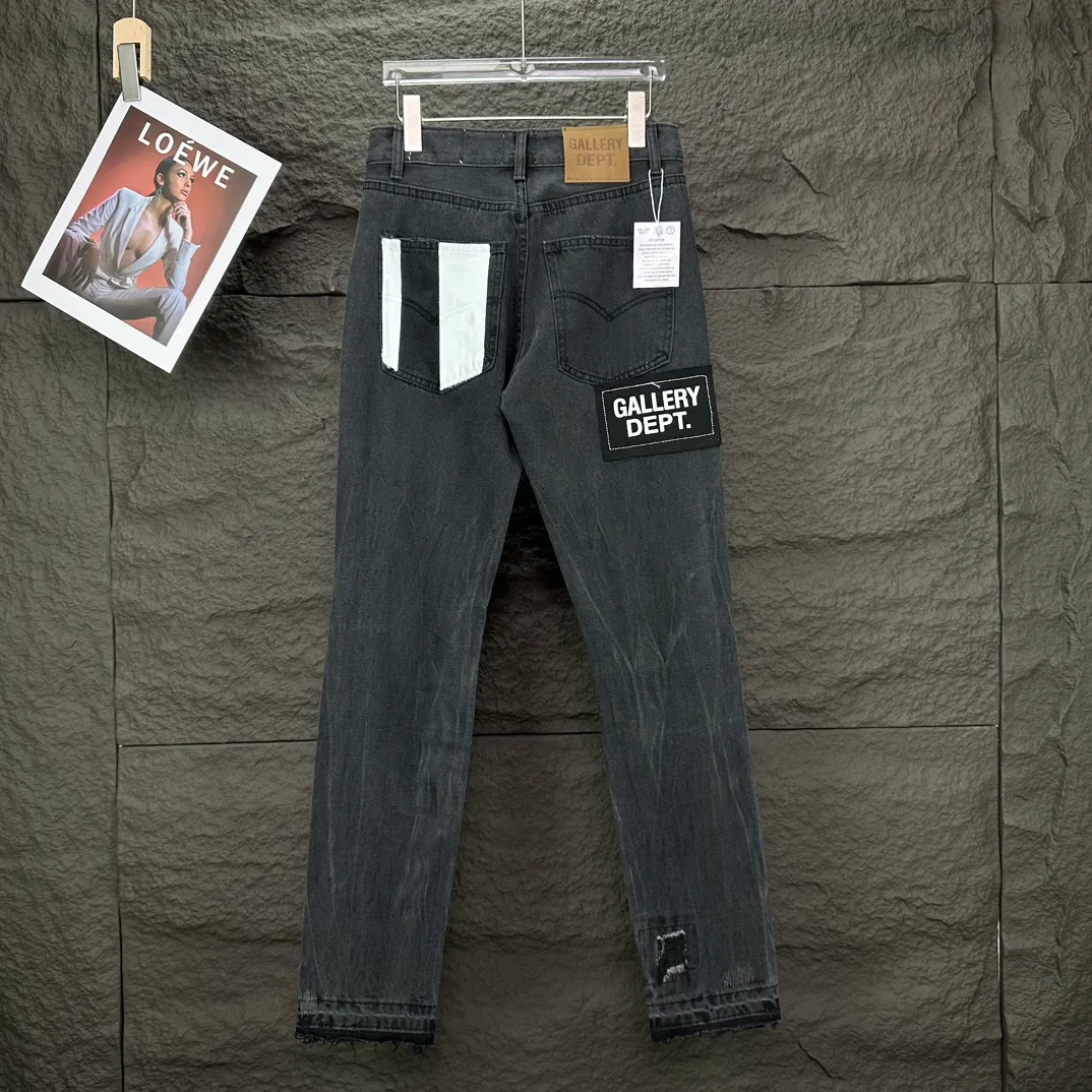 P260 GALLERY DEPT. 2024 new heavy-duty ripped embroidered couple's style washed jeans 🔥High version🔥High version🔥Top ceiling quality Styles with different washed textures are very friendly to people with thin legs and thick legs. The straight version is very flattering to the leg shape. Moderate length that never goes out of style, easy to match with casually, basic styling for various styles, a must-have in the wardrobe! The fabric is stiff but also makes the upper body soft without losing texture. The washing process is even more perfect. It is a must-have item for everyone! ! ! Washed wheat, hang tag, pants label, complete with three labels Color: washed black Size: 28, 30, 32, 34, 36 (equivalent to S-2XL)